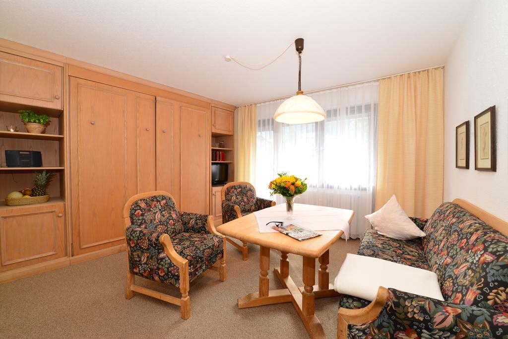 Familienhotel Kleinwalsertal Riezlern Zimmer foto